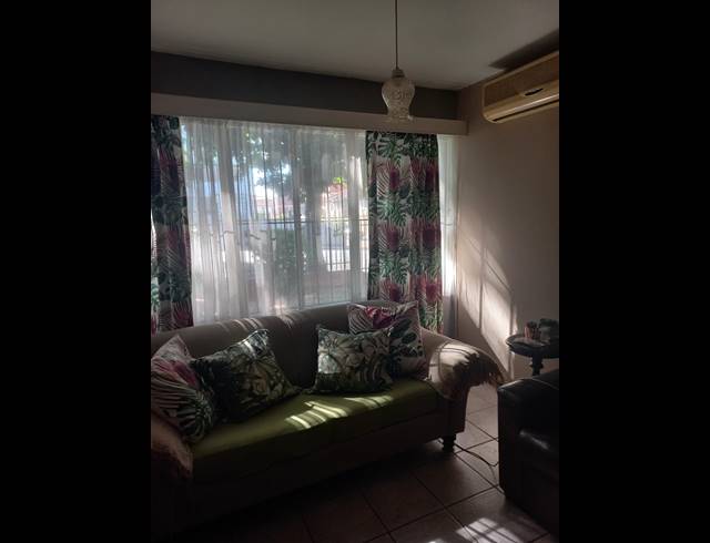 2 BEDROOM APARTMENT TO LET IN GLENWOOD